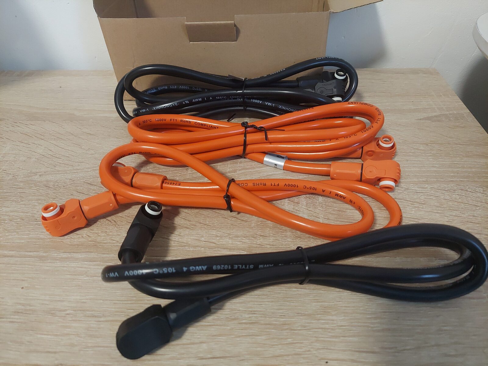 How Many Pylontech Batteries in Parallel? Limits, Mixing Models and the Cables You Need